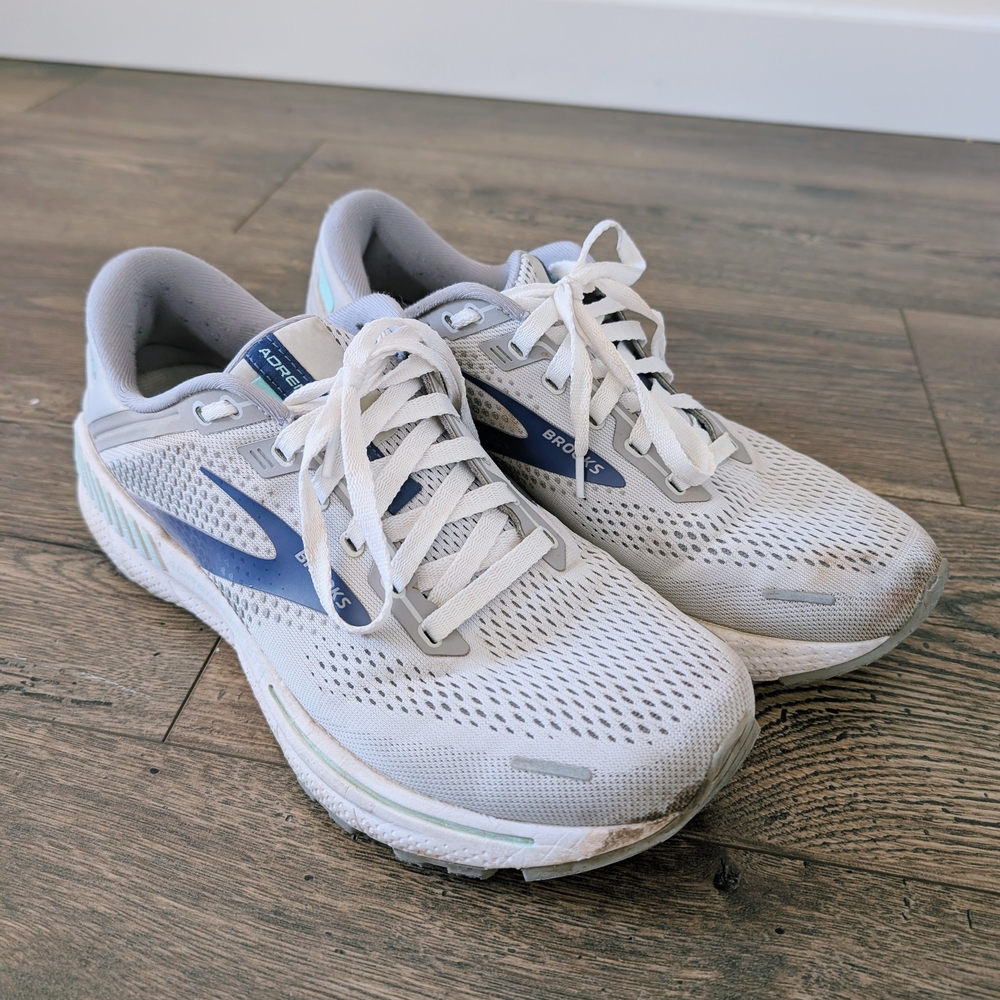 Brooks Adrenaline GTS White and Purple Running Shoes